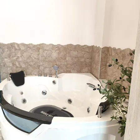 Valaoritou Luxury Jacuzzi By Dimcol 2