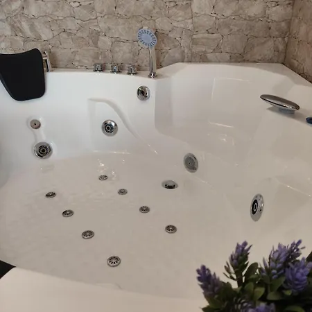 Valaoritou Luxury Jacuzzi By Dimcol 2