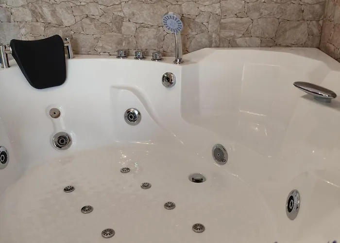 Valaoritou Luxury Jacuzzi By Dimcol 2 *