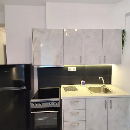 דירה Valaoritou Luxury Jacuzzi By Dimcol 2