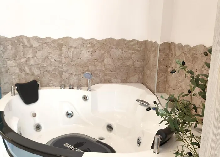 Valaoritou Luxury Jacuzzi By Dimcol 2