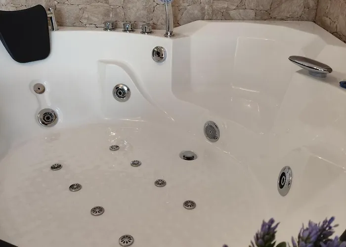 Valaoritou Luxury Jacuzzi By Dimcol 2
